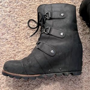 Sorel Joan of Arctic Wedge LaceUp boot Black Size 7.5